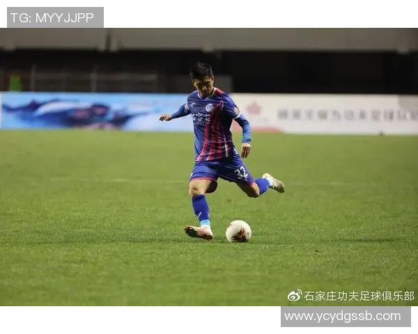 足球明星高清壁纸下载尽在这里尽享足球魅力与激情的视觉盛宴