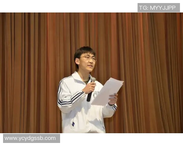 中国足球队守门员1号的成长历程与未来展望解析